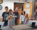 Bild: Gillitzer-Sailer/exb 
Der Schnuppertag der Burgschützen lockt die Kinder an den Schießstand.