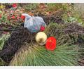 Bild: Portner
Plastikabfall im Grüngutcontainer verursacht Mehrkosten bei der Entsorgung. Am Friedhof in Schönsee wird die Mülltrennung wiederholt missachtet, was nicht ohne Folgen bleiben wird.