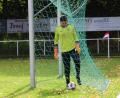 Bild: Dieter Jäschke
Der Wiesauer Keeper Flavio de Sousa Batista holt nach dem zwischenzeitlichen 0:5 den Ball aus dem Netz. Die SpVgg Wiesau kassierte gegen den TSV Waldershof eine hohe Heimniederlage.