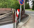 Bild: gz
Ein Brummifahrer aus Litauen meldete den von ihm verursachten Schaden aufgrund der Abwesenheit der Grundeigentümer eigenständig der Polizei.