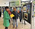 Bild: mor
Über einen guten Zuspruch freuten sich die Fotofreunde Eschenbach/Grafenwöhr bei ihrer Ausstellung im Foyer der Mehrzweckhalle.