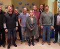 Bild: br
Der Vorstand des neu gegründeten Vereins „Kulturscheune Wirbenz e.V.“ mit Harald Graf, Peter Ferber, Markus Lindner, Jens Zimmermann, Julia Neuner, Sebastian Graf, Peter Burkhardt und Jürgen Günthner sowie Bürgermeister Christian Porsch (von links).