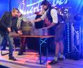 Bild: gf
Ambergs Oberbürgermeister Michael Cerny zapfte am Freitagabend im Beisein von Bräu Max Winkler das erste Fass Dult-Bier an.