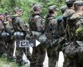 Archivbild: hbe
Oberpfälzer Soldaten- und Reservistenkameradschaften fehlt es an Nachwuchs. Neue Mitglieder könnten aus den Reihen der Freiwillig Wehrdienstleistenden in den neu aufgestellten Heimatschutzkompanien – wie hier ein Zug von Kümmersbrucker Heimatschützern bei der Grundausbildung – kommen.
