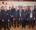 Bild: fz
Ehrungen im Namen des Freistaates für 25 und 40 Jahre aktive Dienstzeit in den Feuerwehren Neuhaus, Bernstein und Dietersdorf erhielten sieben verdiente Floriansjünger. Der Neuhauser Andreas Bogner bekam eine Auszeichnung für 25 Jahre als Kommandant der Feuerwehr Neuhaus.