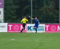 Bild: Niklas vom Ende
Torwart Tim Lauterbach (blaues Trikot) ist nach seinem Treffer in der Nachspielzeit nicht mehr einzufangen.