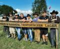 Bild: dl
Die Neunburger „Pulverer“ Tom Gleixner, Reiner Gleixner, Harry Friedl, Heiko Mutschka, Armin Bucher, Ernst Berger, Julian Mutschka und Spartenleiter Rudolf Butschbach beim Schwarzpulvertreffen in Schwäbisch Hall.