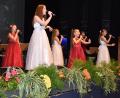 Bild: hcz
Die Kindergruppe „Malinka“ des Vereins „Neue Zeiten“ bei ihrem Auftritt unter dem Titel „Frieden über die Ukraine“": Die kleine Yana Khvorostiankina (Mitte) ist beim "Tag der Heimat" einer Stars des Abends.