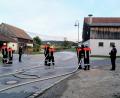 Bild: rfi
Die Teilnehmer der Leistungsprüfung der Feuerwehr Kleinschwand zeigen, dass sie wissen, was im Ernstfall zu tun ist. Auch dieses Mal hieß es wieder: "Wasser marsch".