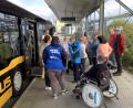 Bild: Peter Habermeier/exb
Wie die Fahrt mit dem Schwandorfer Citybus mit Rollator oder Rollstuhl leichter bewältigt werden kann, das konnten interessierte Teilnehmer bei zwei Sonderfahrten ausprobieren.