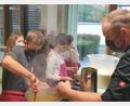 Bild: rn
Verschiedene Berufe kennenlernen: Das geht auch an vielen Schulen im Landkreis Neustadt/WN besonders gut. Vier erhielten nun das "Berufswahl-Siegel" des Bildungswerks der Bayerischen Wirtschaft.