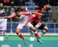 Bild: Daniel Reinhardt
Sarpreet Singh (links) ist erst ab 2023 für den SSV Jahn Regensburg spielberechtigt.
