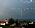 Bild: Wilck
Oberpfalz-Medien-Fotografin Karin Wilck hat genau den Moment erwischt, als ein Blitz am Himmel zu sehen war.