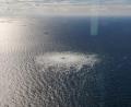 Bild: Danish Defence Command/dpa 
Dänemark, Bornholm: Das vom dänischen Verteidigungskommando zur Verfügung gestellte Foto zeigt das Nord Stream 2-Gasleck in der Nähe von Bornholm aus der Luft.