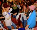 Bild: R. Kreuzer
Mit Begeisterung waren die Mädchen und jungen Frauen dabei, beim Mädchenflohmarkt ihre vorbereitete Ware aus ihren Kleiderschränken den Besucherinnen anzupreisen.