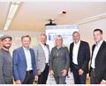 Bild: Landratsamt Tirschenreuth/exb
Zu Besuch im Jugendmedienzentrum war Ministerin Ulrike Scharf. Begleitet wurde sie (von links) von T1-Leiter Philipp Reich, MdL Tobias Reiß, Landrat Roland Grillmeier, KJR-Vorsitzendem Jürgen Preisinger und seinem Stellvertreter Andreas Malzer.
