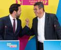 Bild: Sven Hoppe/dpa
Martin Hagen (links), Fraktionsvorsitzender der FDP im Bayerischen Landtag, und Franz Josef Pschierer, ehemaliger CSU-Politiker und früherer bayerischer Wirtschaftsminister.