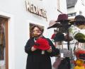 Bild: Gabi Schönberger
Schweren Herzens schließt Renate Weidacher-Herzig zum Jahresende ihr Hut- und Modegeschäft in der Weidener Altstadt.