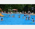 Archivbild: jr
Ein Besucheraufkommen wie vor Corona gab es in der Saison 2022 im Freibad Mitterteich. Gezählt wurden fast 40 000 Gäste.