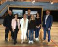 Bild: Carina Rieger/exb
Rektor Jürgen Bayer (rechts) begrüßte die neuen Lehrkräfte (von links) Thomas Eber, Cornelia Heller-Trinks, Malgorzata Wiederer, Alexander Bühl, Jennifer Murr und Anna-Maria Hofmann an der Mittelschule Tirschenreuth.