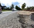 Bild: Stephan Huber
Die Entwässerung ist bereits fertig, jetzt geht es an die Gestaltung der Oberflächen. Bereits im November soll der Radweg zwischen Amberg und Köfering fertig sein.