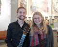 Bild: dir
Katharina Flierl, Ur-Ur-Enkelin des Missionars Johann Flierl, mit ihrem kongenialen Partner Erik Schüßler in der Kirche St. Willibald in Fürnried.