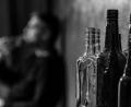 Symbolbild: Photographee.eu/Adobe Stock
Wie ist es, süchtig nach Alkohol zu sein? Wie kommt man aus der Sucht wieder raus? Wie fühlt sich ein Entzug an? Ein ehemaliger Alkoholiker erzählt von seinen Erfahrungen im Ausbildungs-Podcast "Unheard" von Oberpfalz-Medien.