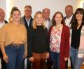 Bild: kro
Das neu gewählte Vorstandsteam der TG Tirschenreuth mit (vorne, von links) Julia Ritter, Nadine Staufer, Gudrun Betzl und Anja Wolf sowie (hinten, von links) Wolfgang Rahm, Bürgermeister Franz Stahl, Reinhard Bachmeier und Günter Schedl.
