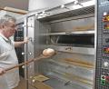 Bild: Gabi Schönberger
Ein Brot kostet Bäcker Gerhard Ziegler heute in der Herstellung deutlich mehr als noch vor einem Jahr. Nun lässt ihn die Rechnung seines Stromanbieters verzweifeln. Wie kann sein Betrieb überleben?