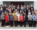 Bild: Gelis Fotostudio 
Beim Zusammentreffen des Jahrgangs 1951/1952 wurde auch ein Erinnerungsfoto vor dem Mitterteicher Rathaus geschossen.