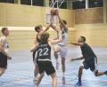 Bild: Tobias Schwarzmeier
Junge Basketballtalente unter sich. Felix Enzmann und Luis Meierhöfer versuchen, Jariah Oliver, der bereits eine Regiosaison miterlebt hat, zu stoppen. Die beiden 16-Jährigen, die maßgeblich am deutschen Vizepokalsieg des Basketball Team Oberpfalz (BTO) beteiligt waren, bekommen nun ihre Chance bei den Herren in der zweithöchsten deutschen Amateurklasse.