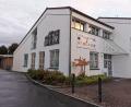 Bild: Portner
Der kirchliche Kindergarten „St. Marien“ in Oberviechtach wartet auf eine Generalsanierung. Die Krippe (Holzbau im Hintergrund) ist davon nicht betroffen.