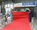 Bild: Gabi Schönberger
Roter Teppich zum Jubiläum: Zum zehnten Mal findet in der Max-Reger-Halle in Weiden die Bau- und Immobilienmesse "meinZuhause" statt.