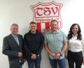 Bild: fpoz
Die Führungsmannschaft des TSV Waldershof ist wieder komplett. Im Bild (von links Vorstandssprecher Bernd Aßmann, Kassenrevisor Simon Wollner, Mathias Fürst und Bürgermeisterin Margit Bayer.