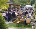 Bild: lep
Der Gagglhof, ein herbstlicher Schauplatz für das Erntedankfest. Viele Gäste genossen das besondere Ambiente und schlenderten durch den feinen Handwerkermarkt.