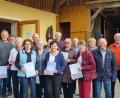 Bild: Sabine Krammer/exb
Den Geehrten gratulieren die Vorsitzenden Hubert Obermeier und seinem Stellvertreter Richard Edenharter (von links) und Zweiter Bürgermeister Thomas Rohrwild (rechts).