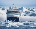 Bild:  Hapag-Lloyd Cruises/dpa
Die „Hanseatic nature“ von Hapag-Lloyd Cruises bekommt in diesem Winter in der Antarktis von zwei Schwesterschiffen Gesellschaft.