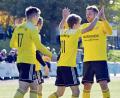 Bild: zg
Freuen sich über den 2:0-Heimsieg des SV Hahnbach über den 1. FC Schlicht: Michael Hirschmann, Christian Seifert und Führungstorschütze Martin Koller und Manuel Plach (von links).