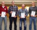 Bild: bkr
Vier deutsche Meister präsentieren stolz ihre Urkunden: (von links) Peter Hößl, Thorsten Höcht, Georg Schinner und Johannes Brand.