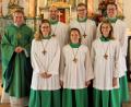 Bild: bjo
Drei langjährige Ministranten der Pfarrei Schmidmühlen beenden ihren aktiven Dienst (von links): Pfarrer Werner Sulzer, Maria Holler, Michael Fochtner, Anja Kreitmeier, Alexander Puchta, Anna Holler und Johannes Holler.