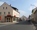 Bild: bjp
Die Straße "Im Bändel" (Abzweigung im Vordergrund links) ist ein beliebter Schulweg. Im Interesse der Kinder wünschen sich einige Eltern einen Fußgängerüberweg in diesem Bereich.