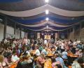 Bild: sne
Der kurze Schreckmoment macht den Pressathern nichts aus: Nach Rauchalarm und Evakuierung zurück in der Stadthalle, feiern sie beim Oktoberfest des TSV bis spät in die Nacht.