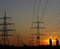 Symbolbild: Daniel Karmann/dpa
Wirtschaftsstaatssekretär Roland Weigert sorgt sich um die Stabilität der Stromversorgung. Er verweist auf den Stresstest, wonach im Extremfall bis zu 91 Stunden der Strom ausfallen könnte.
