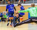 Bild: gud
Stefan Herzog (schwarzes Trikot) und die Handballer des HV Oberviechtach sind am Sonntag beim TB Roding gefordert.