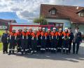 Bild: Feuerwehr Rosall/exb
Die Einsatzkräfte der Feuerwehr Rosall sowie von rechts die Kreisbrandmeister Wolfgang Fischer sowie Helmut Czepa sowie Kreisbrandmeister Roland Frank (links) und Kommandant Martin Mark (Fünfter von links).