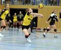 Bild: Hubert Ziegler
Lisa Kölbel (Mitte) vom SV Hahnbach mit perfekter Ballannahme, beobachtet von Mira Sperber (links) und Marie Heidlinger (rechts).