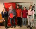 Bild: dob
Der ehemalige Stadt- und Kreisrat Erich Völkl (Zweiter von links) wurde von Ortsvorsitzendem Manuel Dippold (Dritter von links) für 45 Jahre Zugehörigkeit bei der SPD geehrt. SPD-Kreisvorsitzende Nicole Bäumler aus Schirmitz (links) gratulierte ebenfalls zu dieser Würdigung.