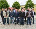 Bild: srö
Die neuen Feldgeschworenen (von links): 1. Bürgermeister Albert Geitner, Harald Ebenhöch, Andreas Weber, Hertel Benjamin, Joachim Gesierich (Leiter ADBV Amberg), Andreas Wölfl, Markus Huf, Erwin Bernreuter, Franz Forster, Florian Kuhn, Berthold Kopp, Sebastian Hubmann (ADBV Amberg).