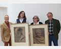 Bild: Gschwendtner/fph
Die Ausstellungsmacher mit zwei Porträts von Gustav Seeberger: Stadtarchivarin Edith Kalbskopf, Harald Seeberger (Zweiter von links) sowie Bernd Leutheußer (links) und Hermann Meier.