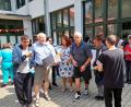 Bild: Alexandra Ernsberger
Nach zwei Jahren Pause sind Hermann Schmid (Zweiter von links) und seine Familie sowie Hans Wolf im Auftrag der Rumänienhilfe der katholischen Kirchenstiftung St. Georg wieder nach Rumänien gereist, um dort mit Spenden den Bedürftigen zu helfen.